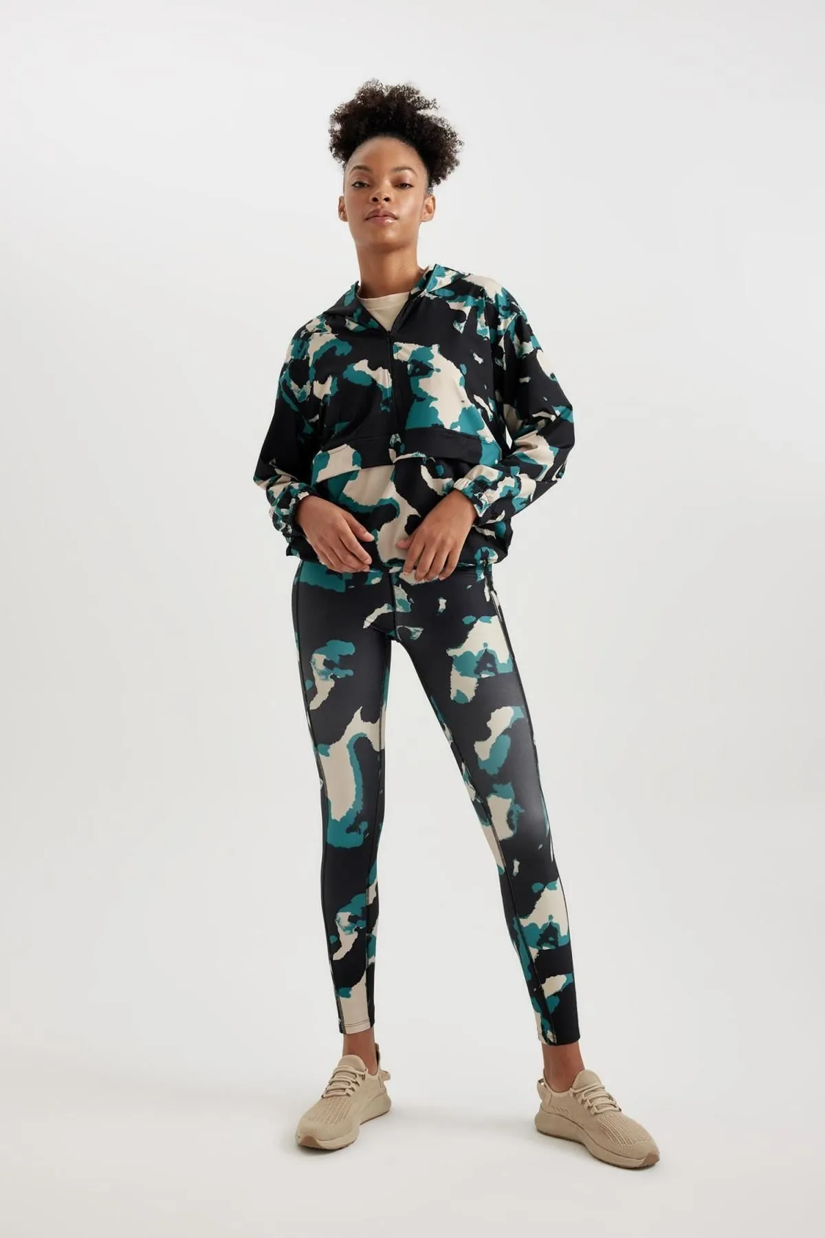 DeFacto  Fit Gemusterte Sport-Leggings - Taillenbetont B2544ax23au
