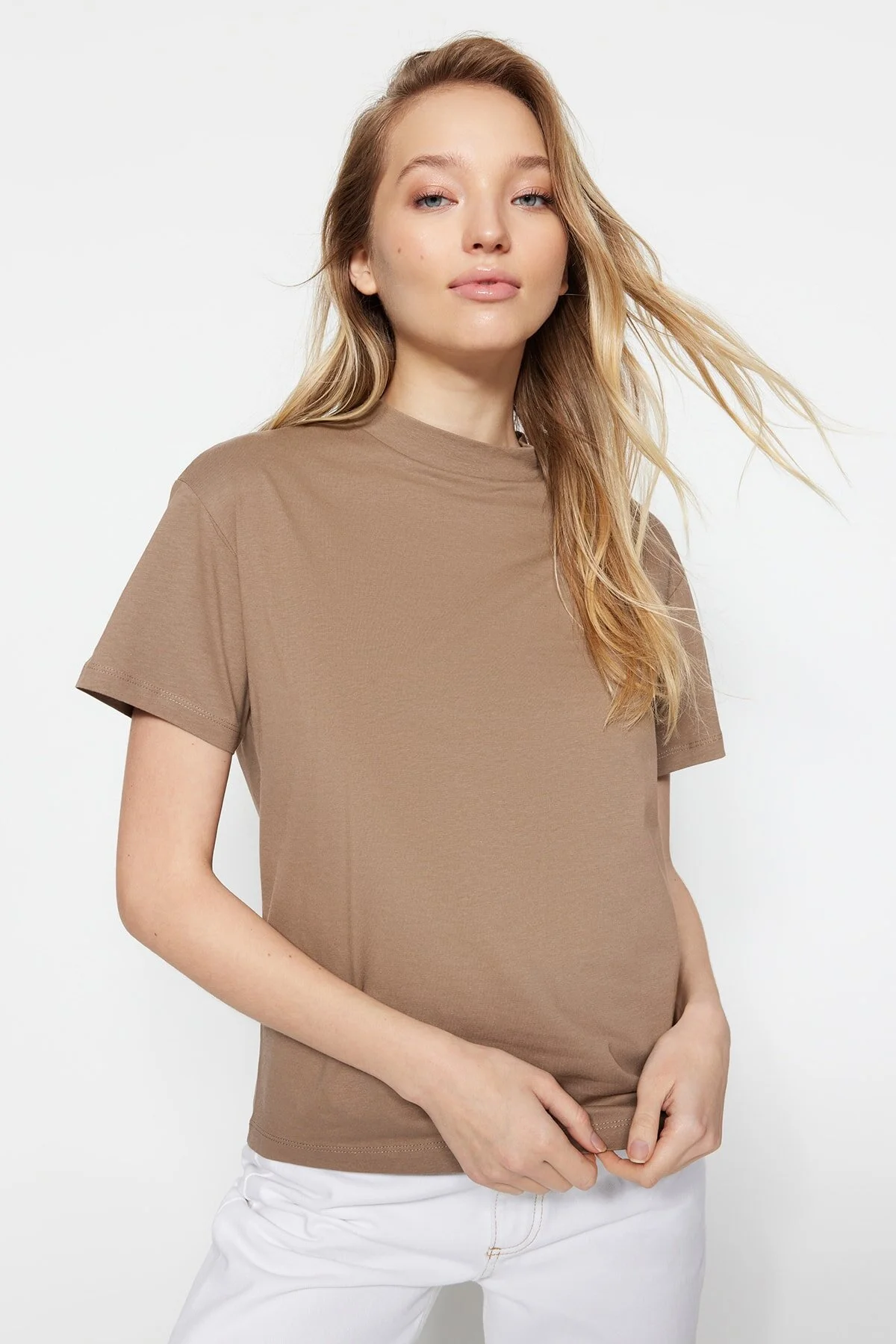 Trendyol Collection  Beige-Nerz, 2er-Pack Basic-Strick-T-Shirts aus 100 % Baumwolle mit hohem Kragen TWOSS20TS1500
