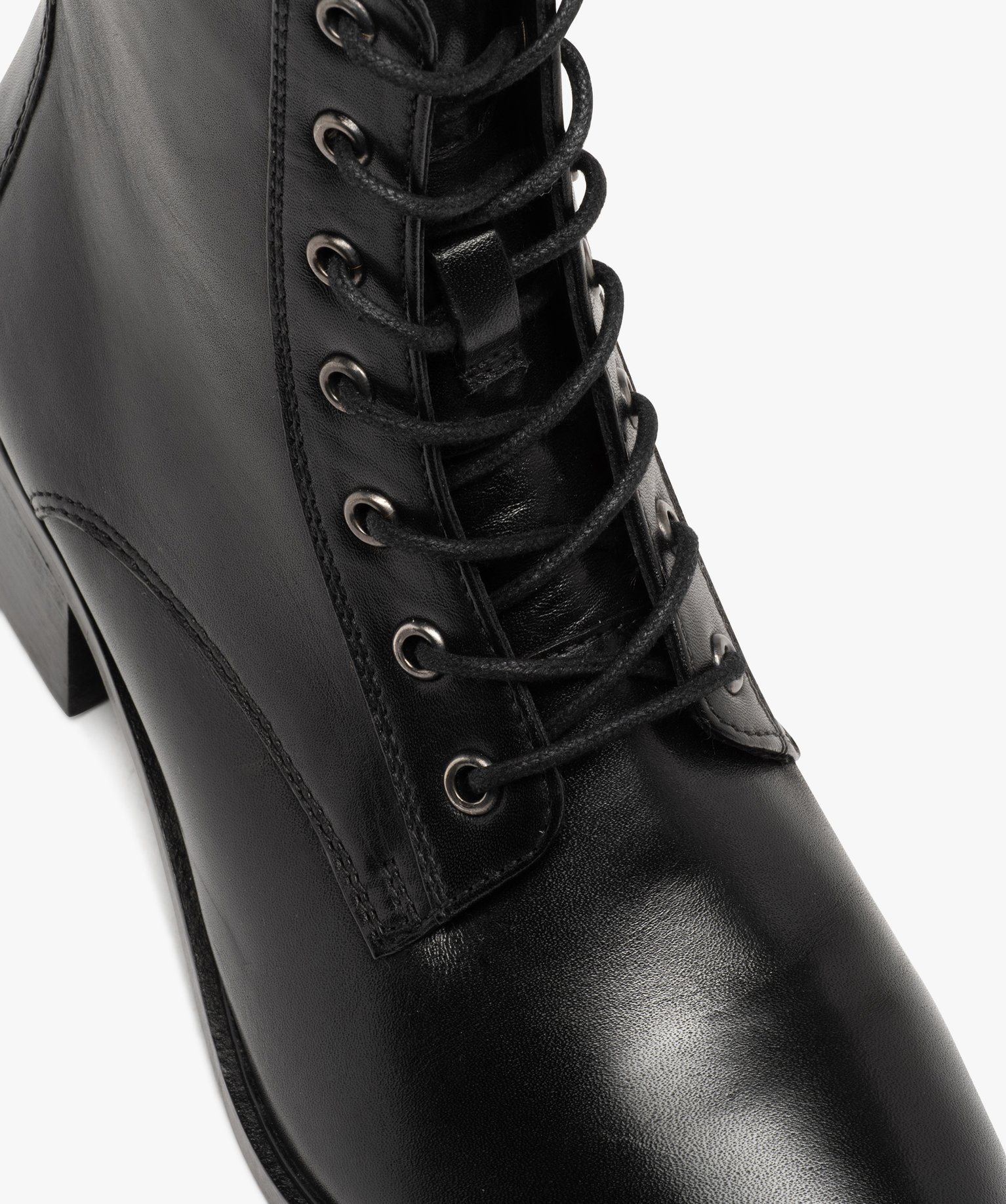 Bottines femme en cuir uni et à lacets ronds - Taneo noir | GEMO