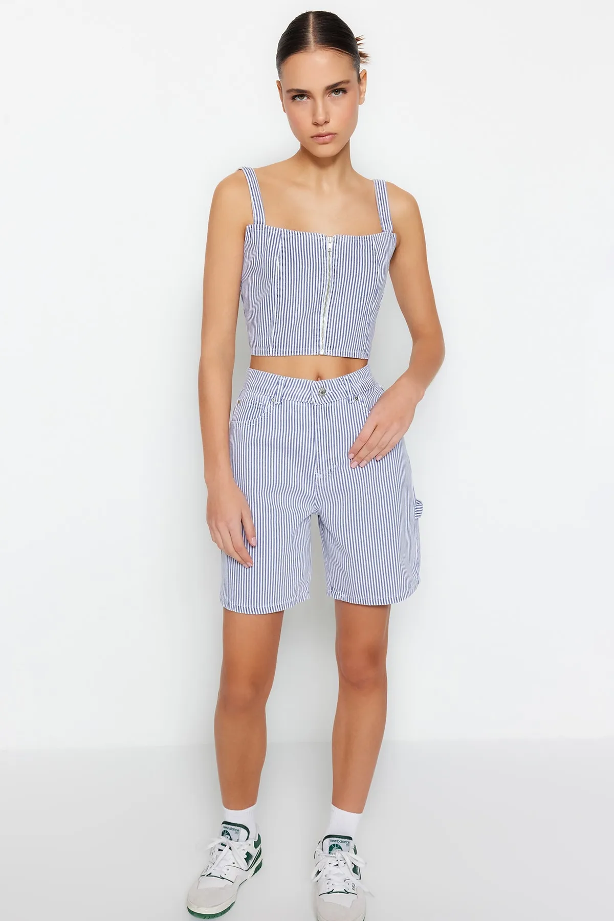 Trendyol Collection  Mehrfarbiges, bedrucktes Denim-Bustier mit Reißverschluss und detailliertem Reißverschluss TWOSS23BS00009