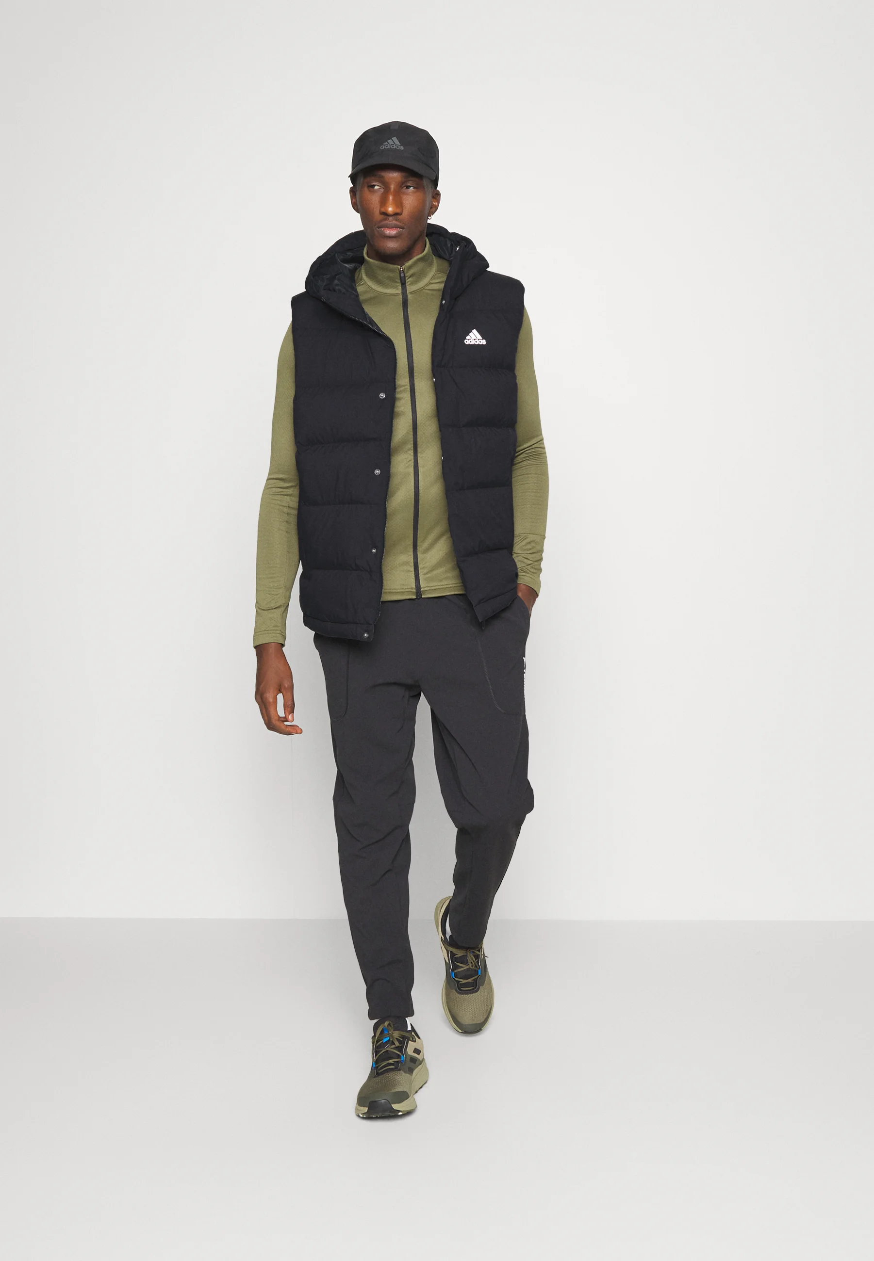 adidas Sportswear HELIONIC HOODED DOWN - Sin mangas