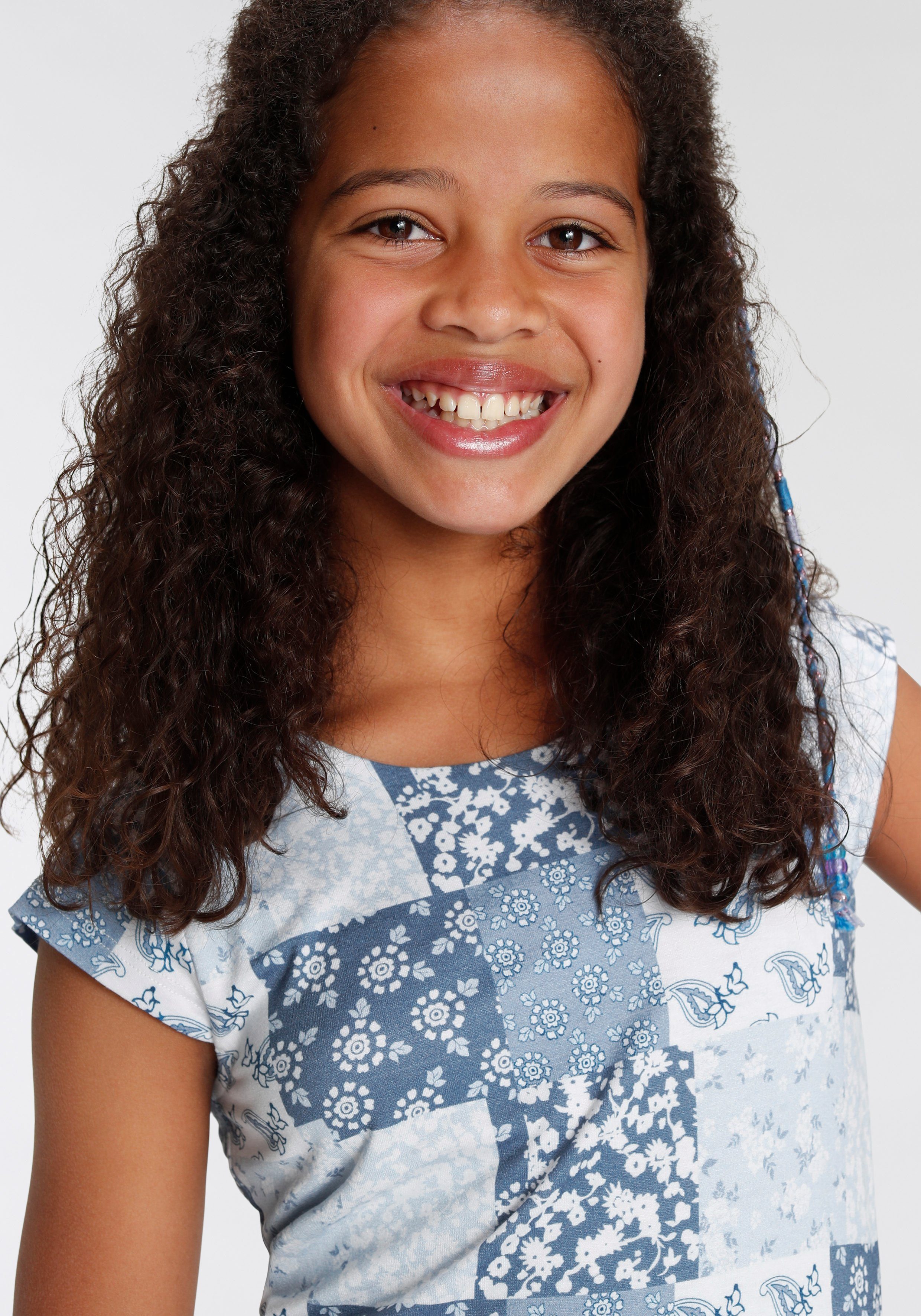 KIDSWORLD Jerseykleid Patchwork mit Blumen bedruckt