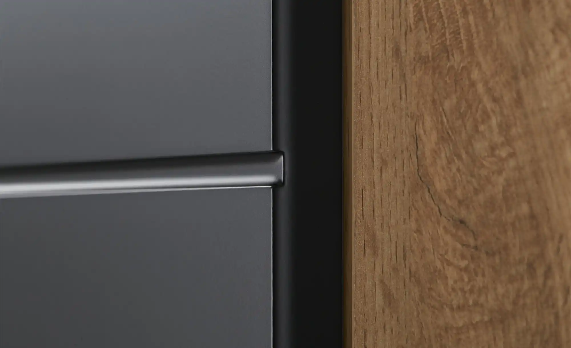 Garderobenschrank