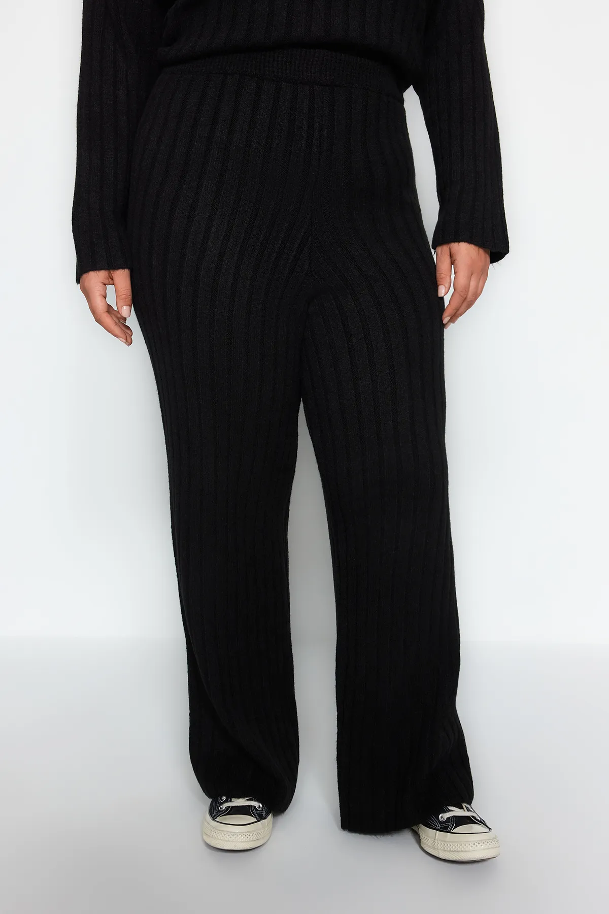 Trendyol Curve  Schwarzes Strickoberteil-Set aus Kordelzug TBBAW24CP00012