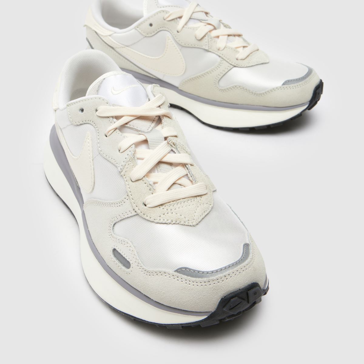 Nike Phoenix – Våffelskor i vitt och silver