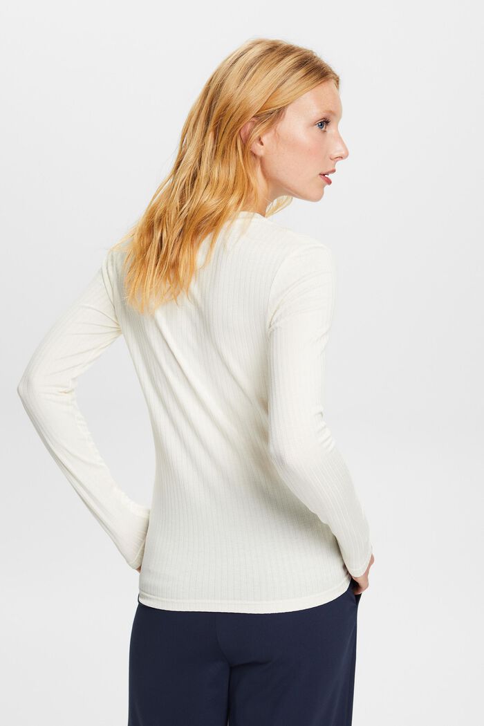 Top aus Rippstrick und Jersey