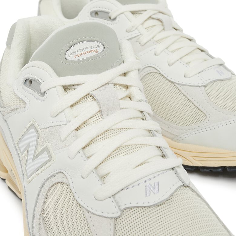 New Balance M2002RIA white