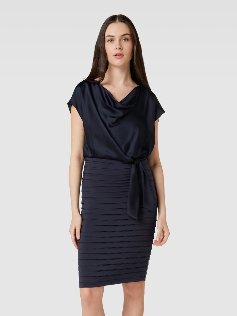 Knielanges Cocktailkleid mit Bindedetail in marineblau meliert