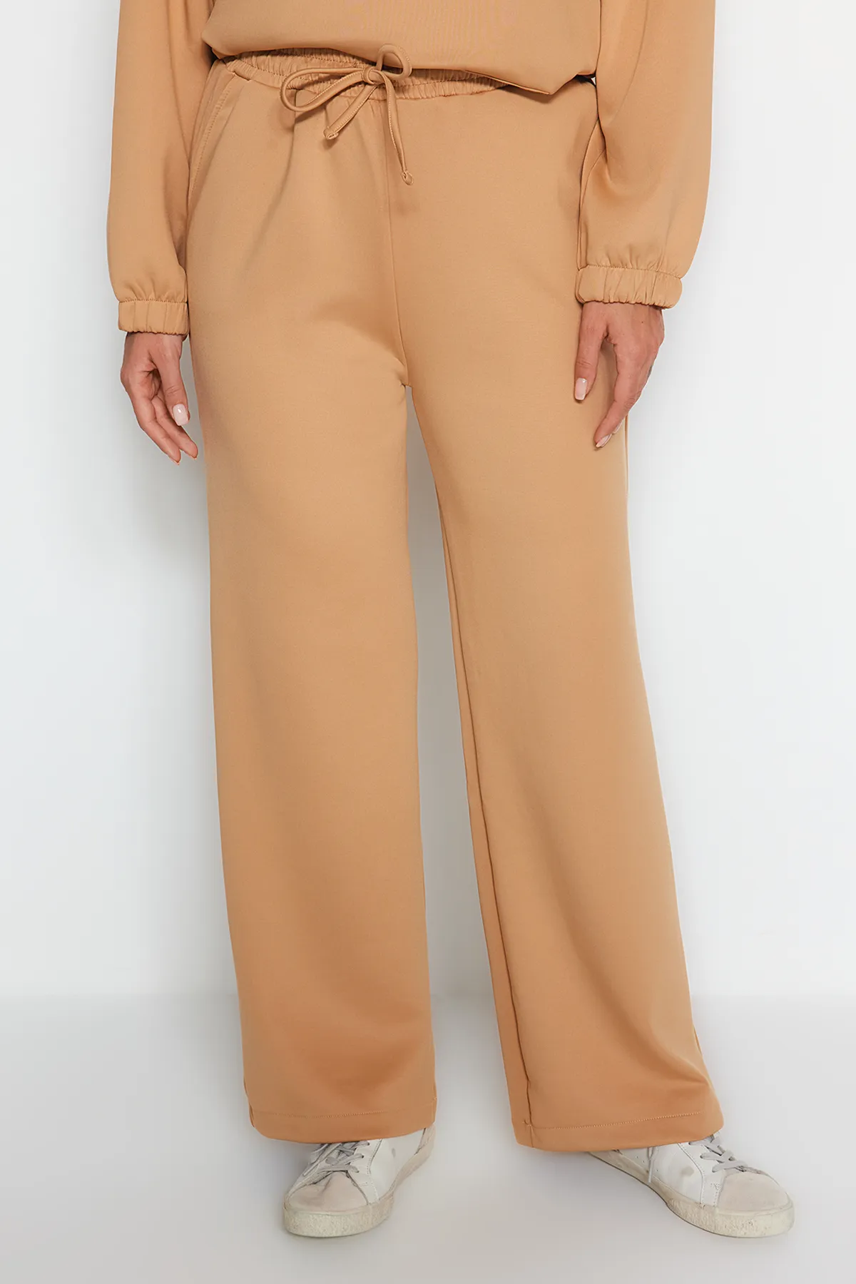 Trendyol Modest  Strick-Trainingsanzug-Set für Taucher/Taucher mit Kamelkragen und Kapuze, detailliert TCTAW24EN00011