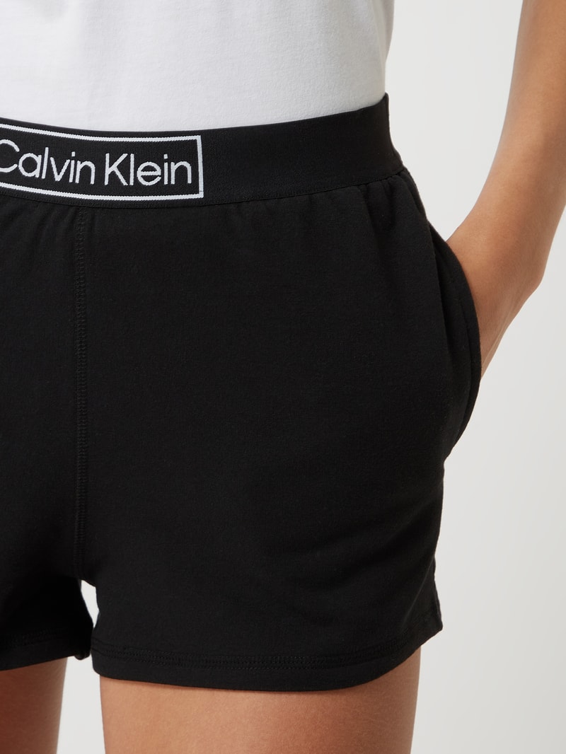 Sweatshorts mit Label-Schriftzug in schwarz
