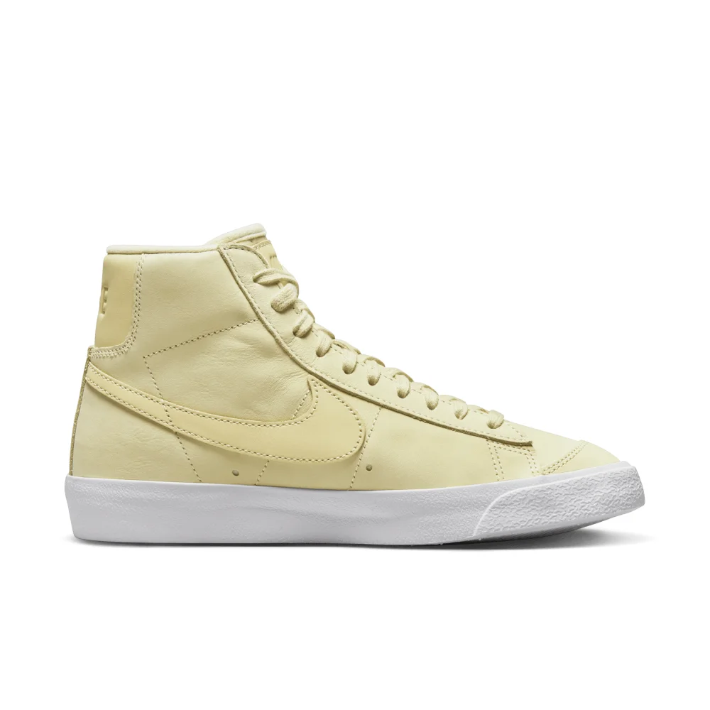 Nike Blazer MID DQ7572-700 / gelb