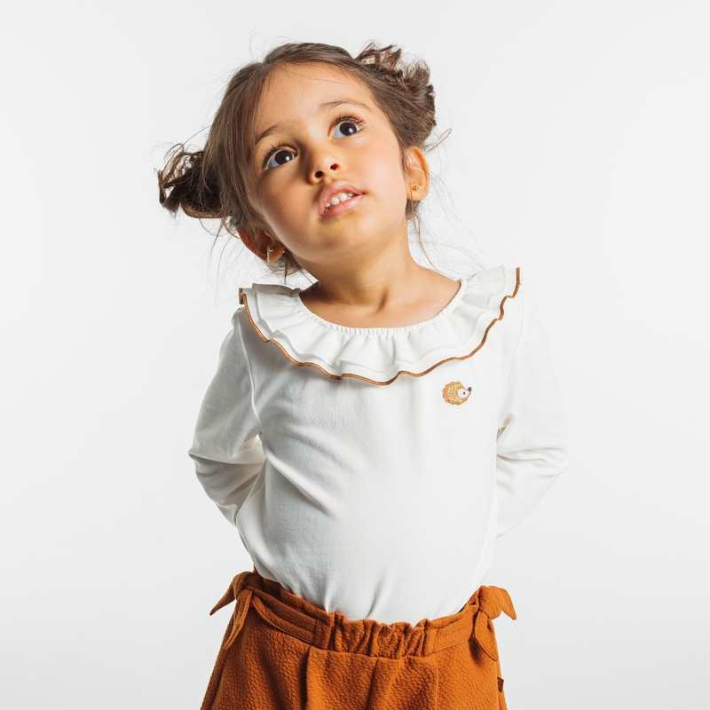 T-shirt à col volants hérisson brodé beige bébé fille