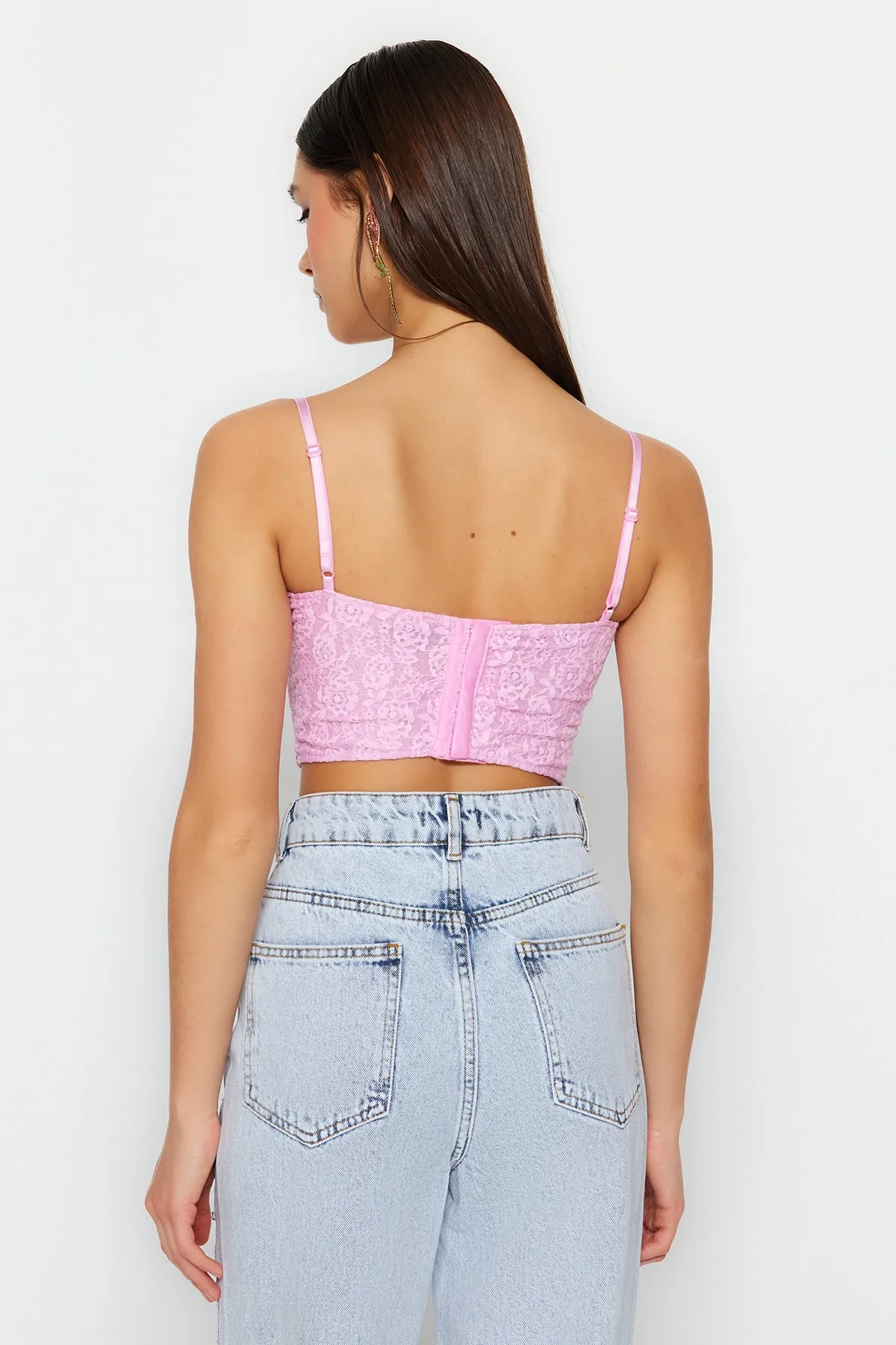 Trendyol Collection  Rosafarbenes, bauchfreies, gefüttertes Korsett mit detailliertem Spitzen-Bustier TPRAW23BS00062