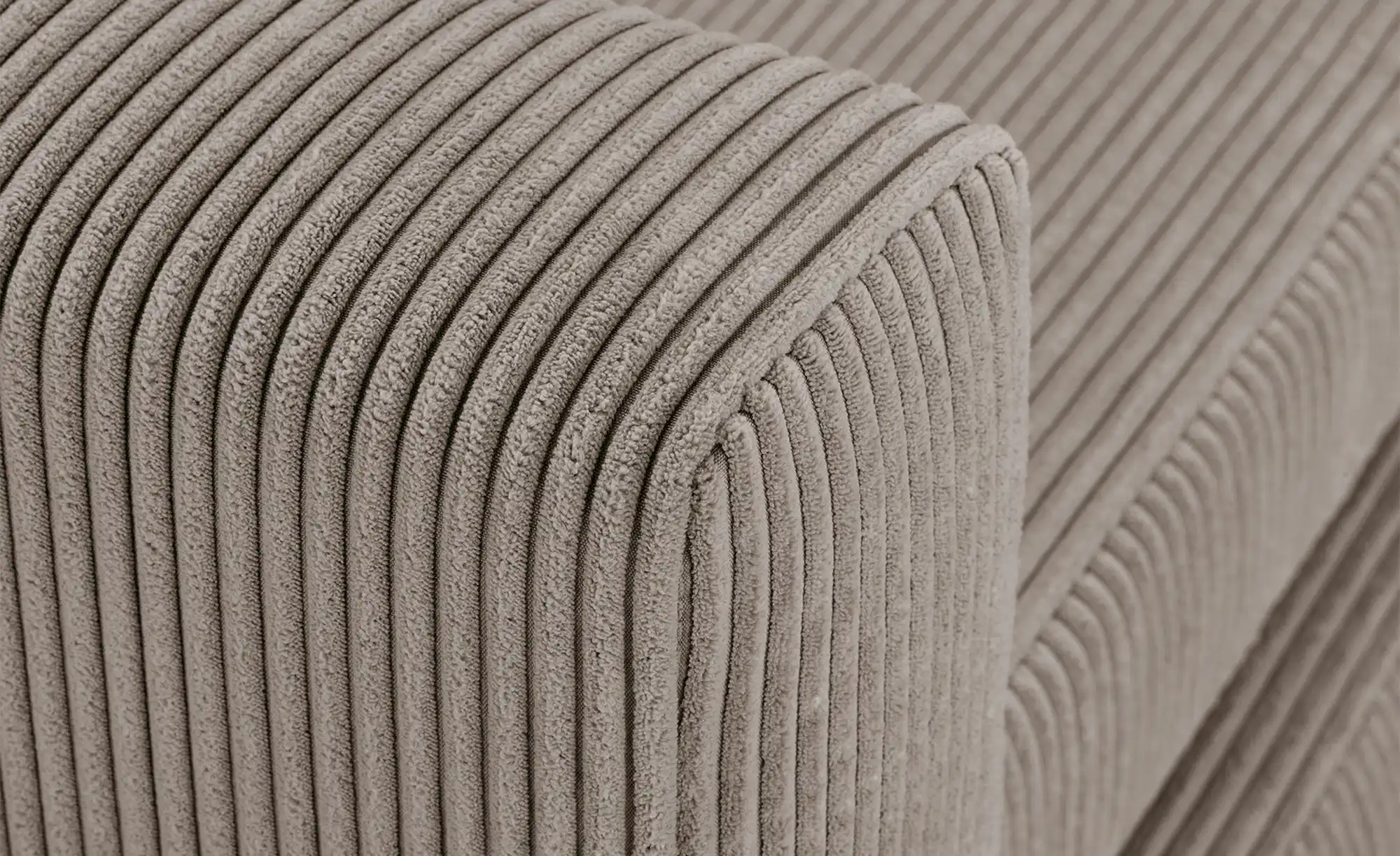 Querschläfer Sofa aus Cord Ralf
