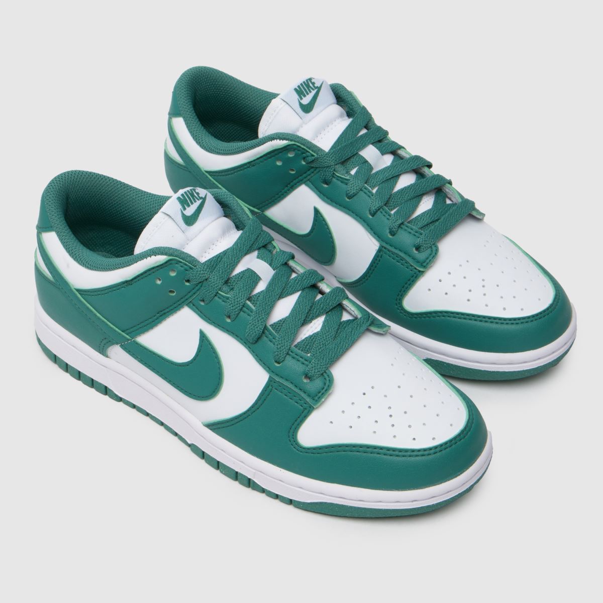 Nike Dunk Low-sneakers i vitt och grönt