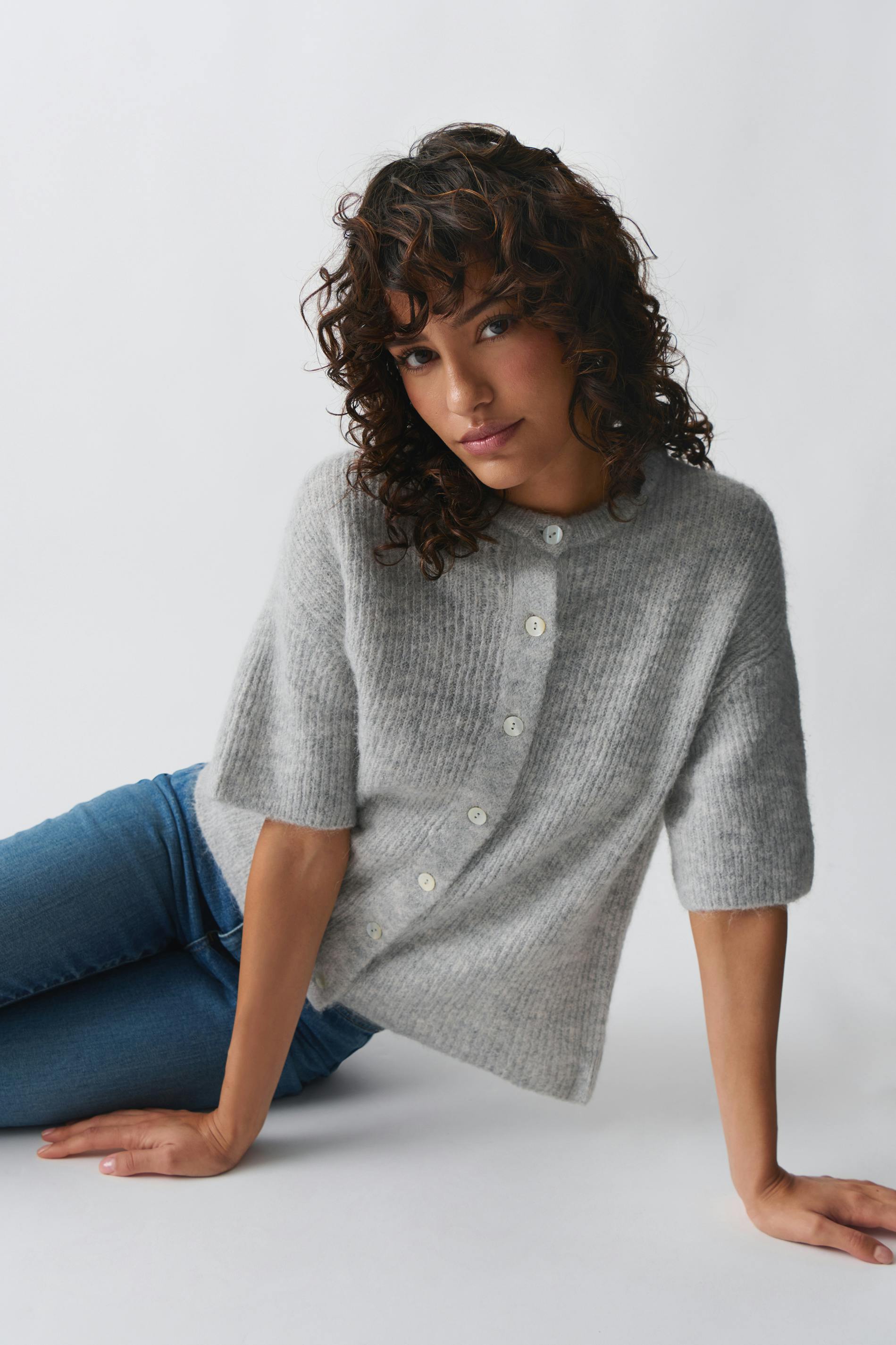 Short sleeve knitted cardigan