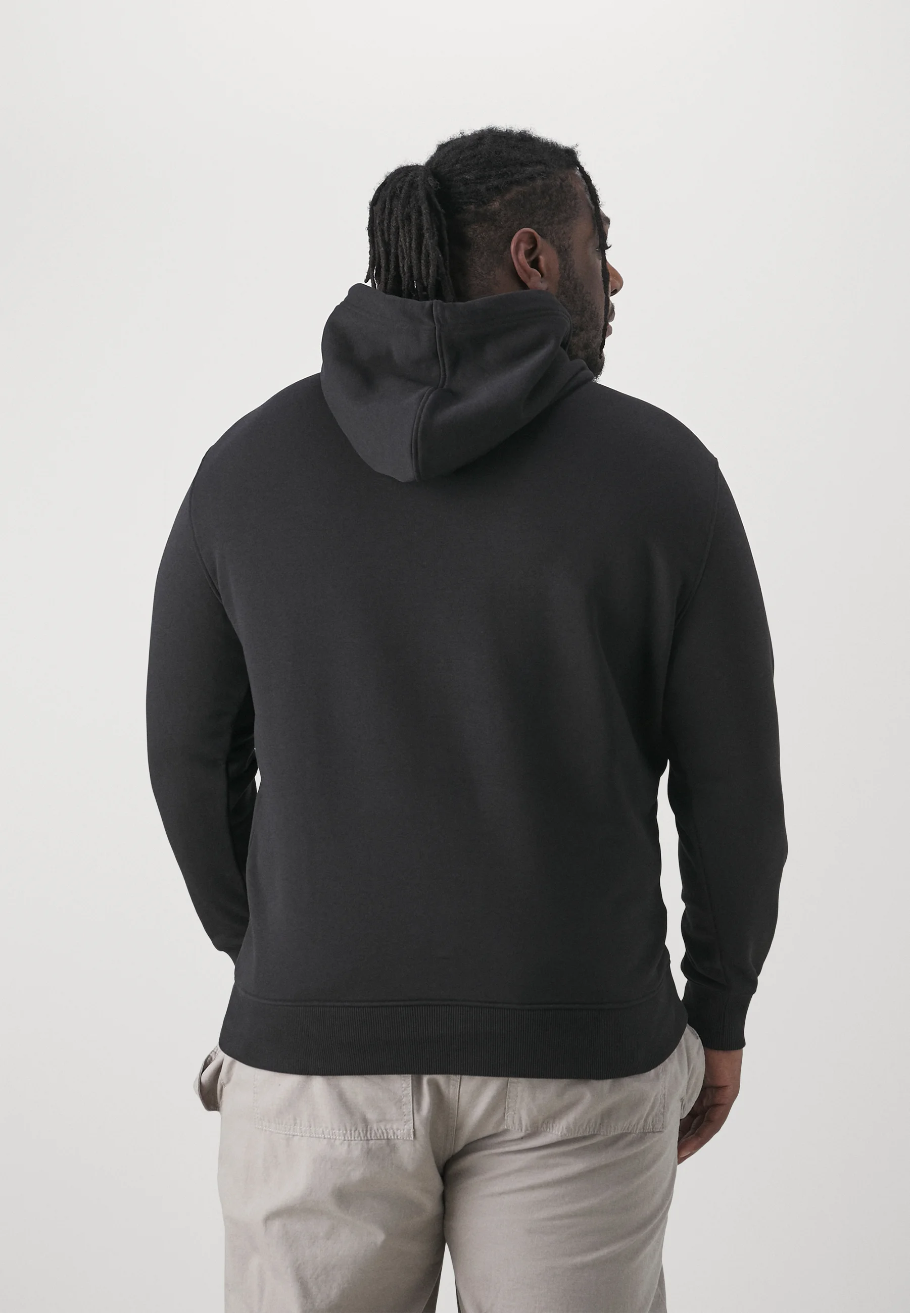 Sudadera con capucha y escudo bordado de Calvin Klein Jeans Plus