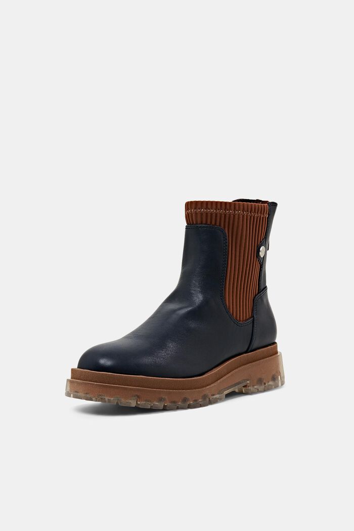Grobe Boots in Lederoptik