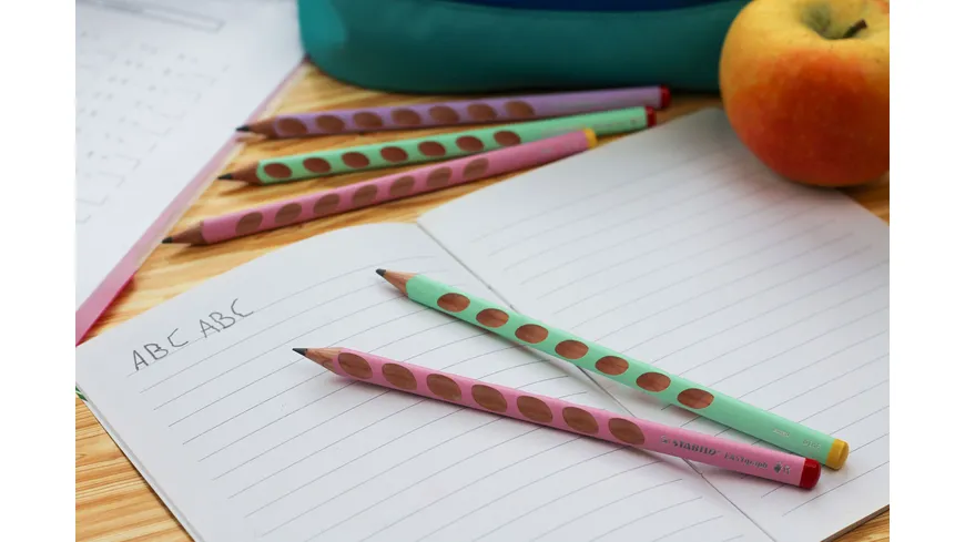 STABILO® Ergonomischer Dreikant-Bleistift für Linkshänder - STABILO EASYgraph in pastellgrün - Einzelstift - Härtegrad HB