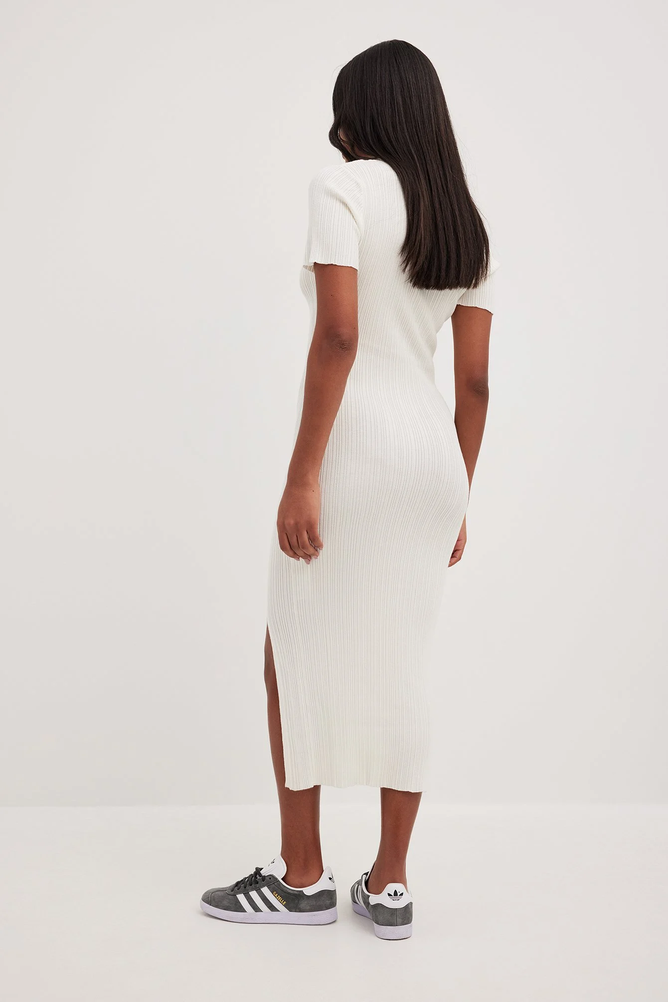 Midikleid mit Rippstrickkragen