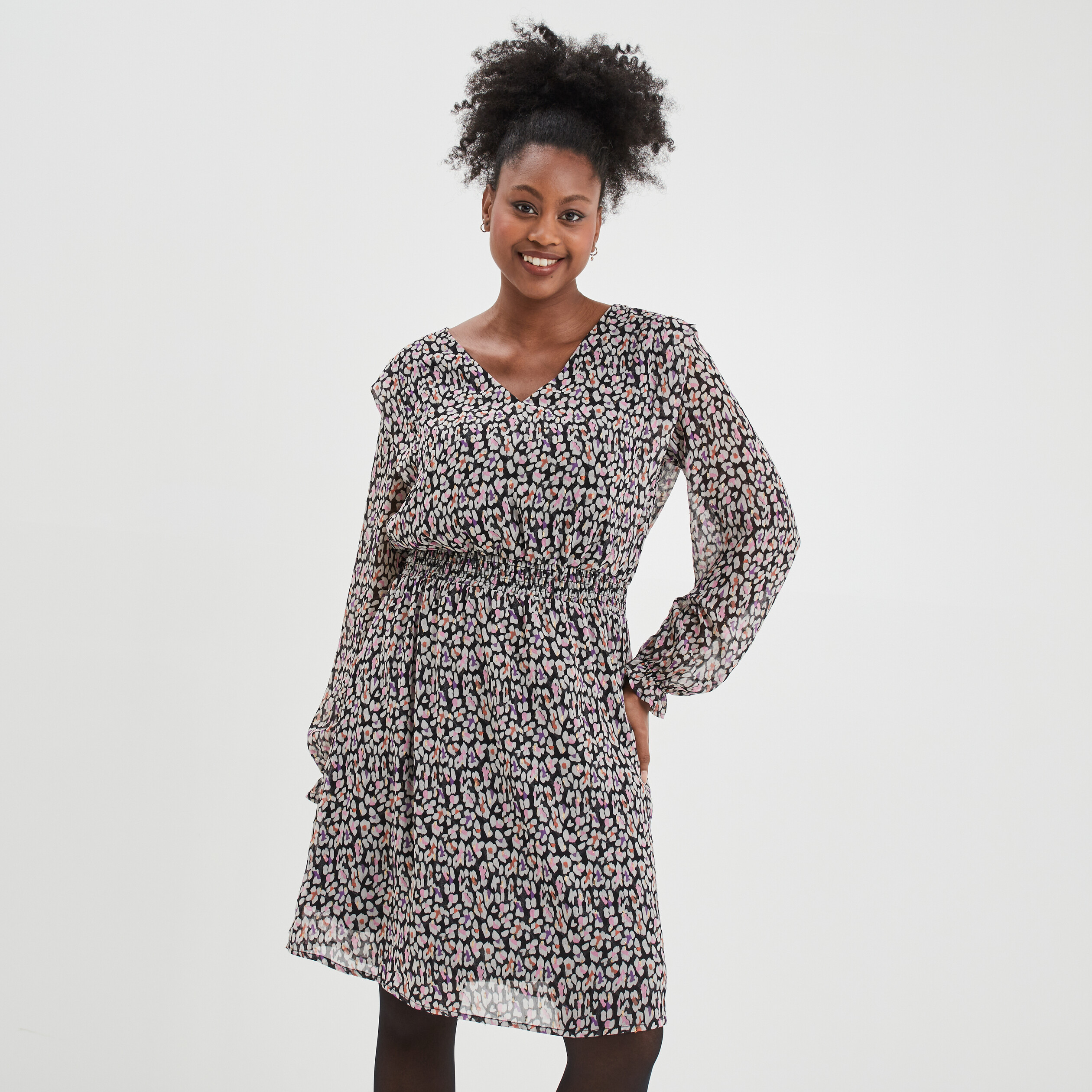 Robe évasée taille élastiquée col en V noir femme | La Halle