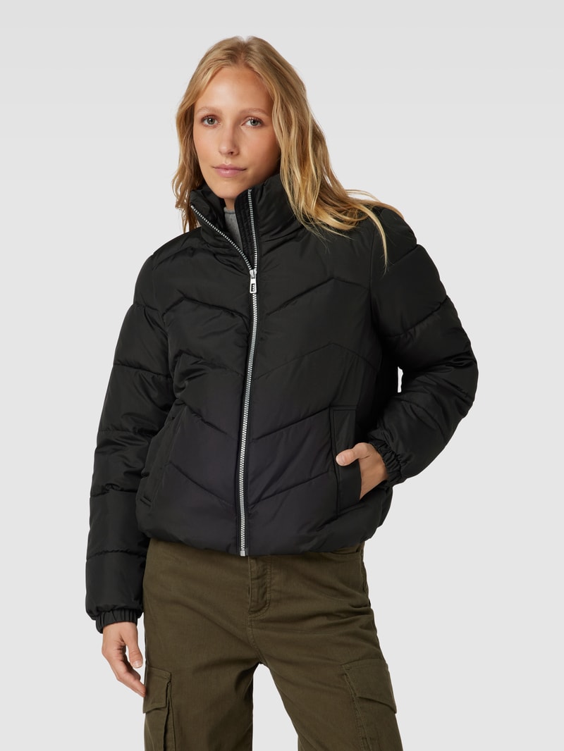 Steppjacke mit Reißverschlusstaschen Modell 'LIGA' in schwarz