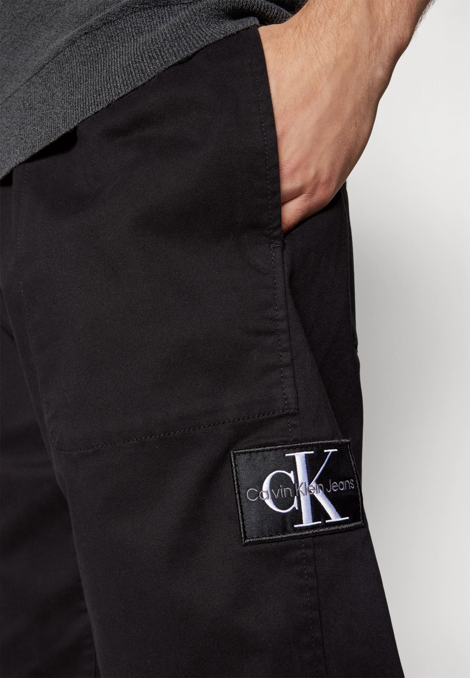 Calvin Klein Jeans BADGE TRIM PANT - Pantalones