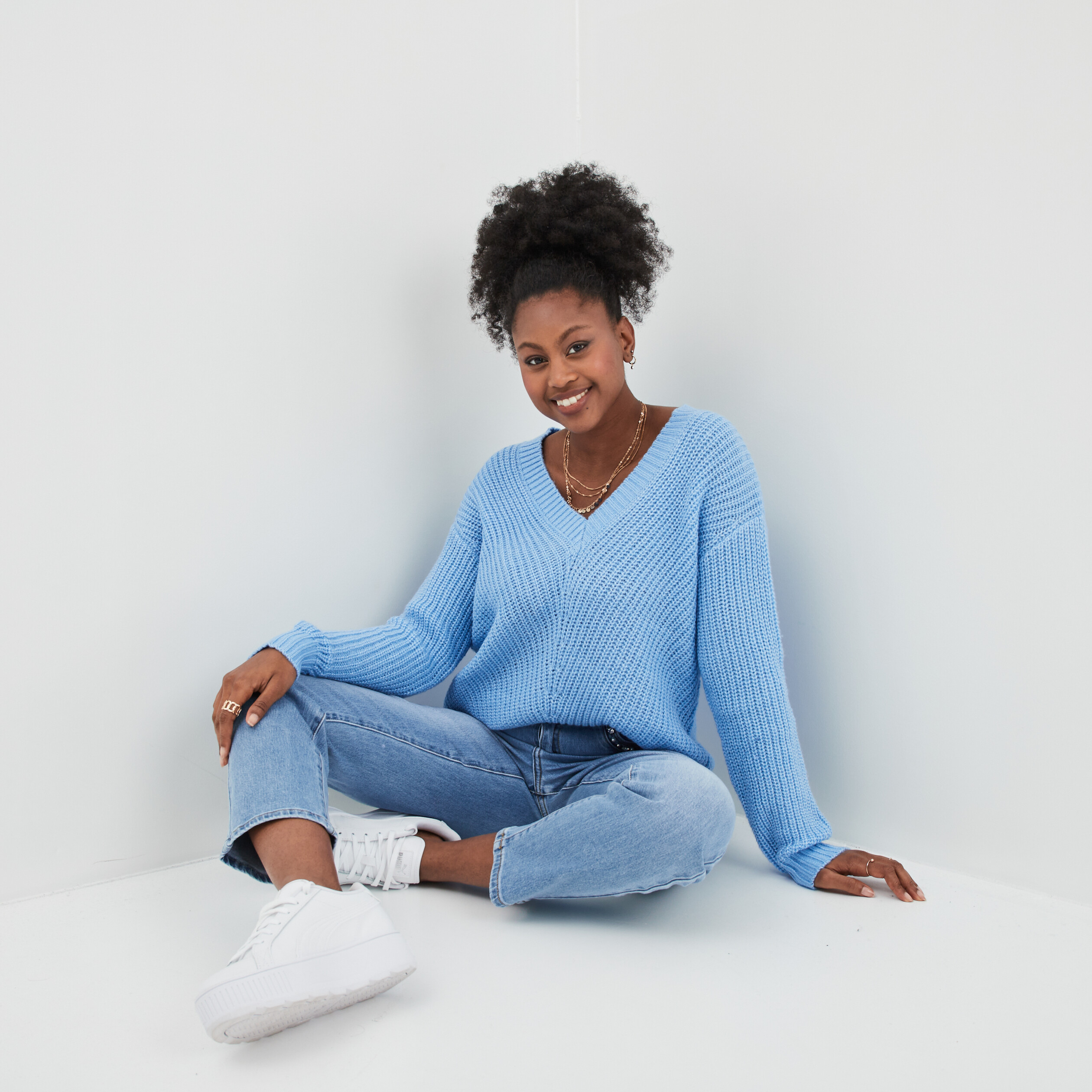 Pull col en V bleu femme | La Halle
