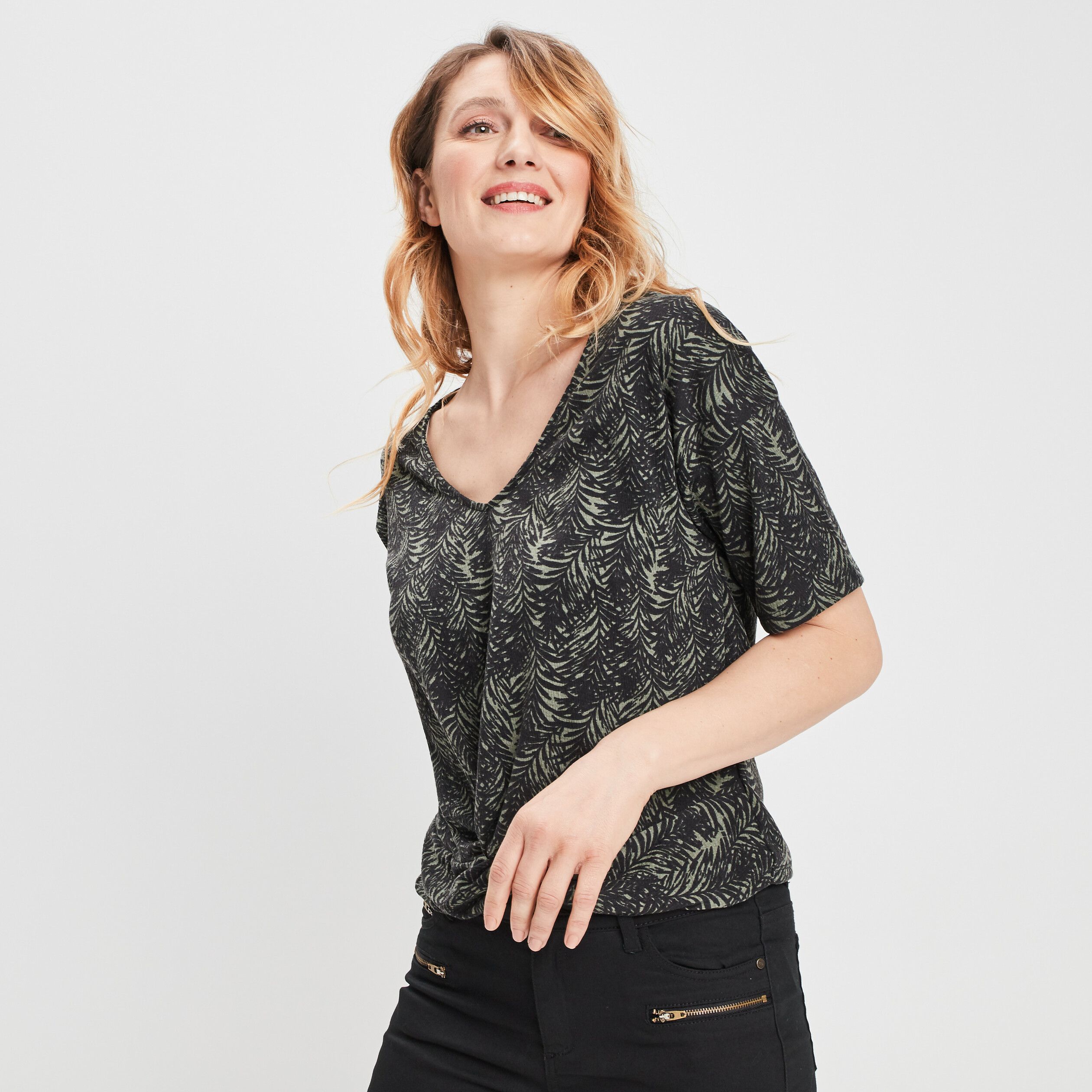 T-shirt manches courtes détail noeud noir femme | La Halle