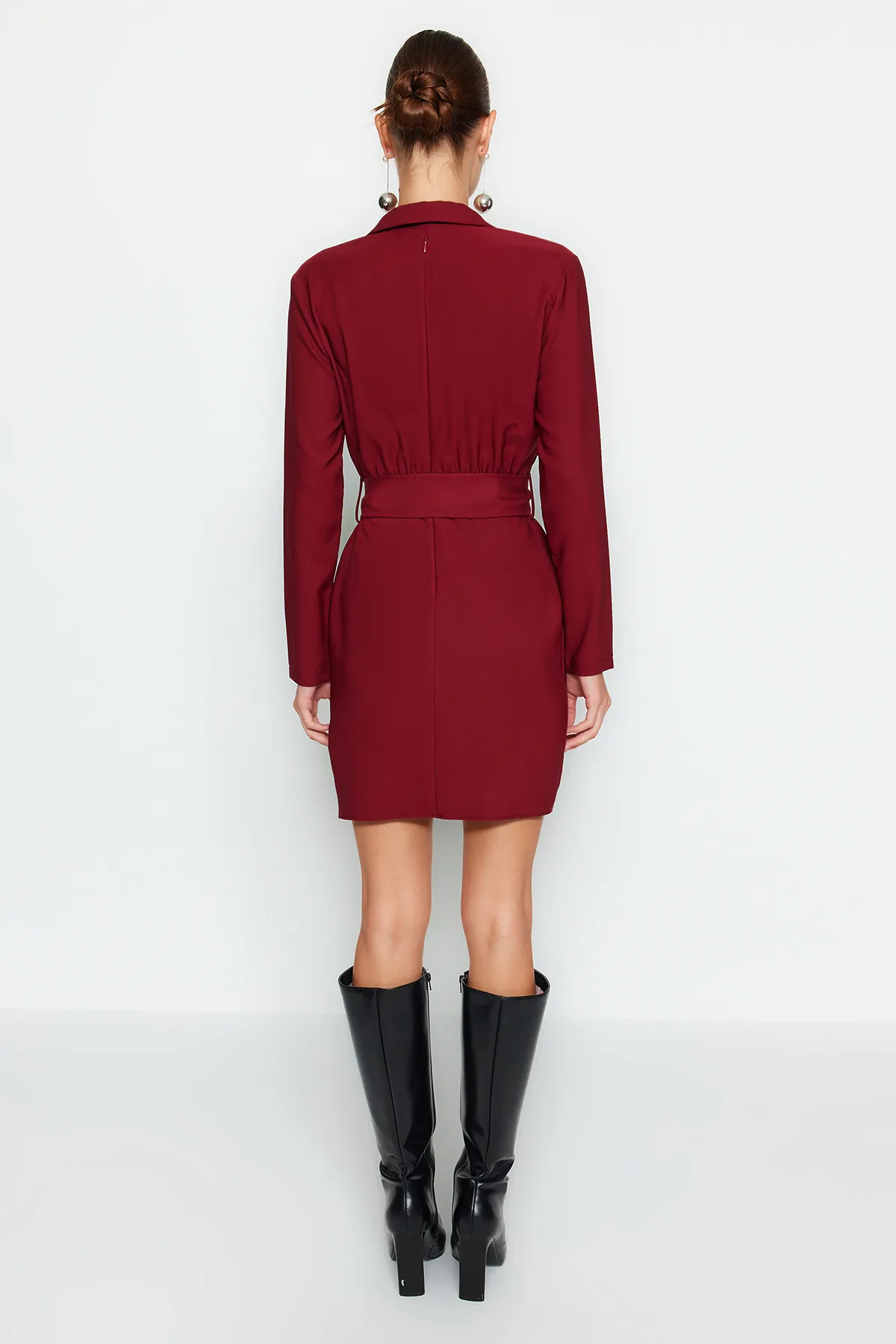 Trendyol Collection  Burgunderfarbenes, gewebtes Jackenkleid mit Gürtel und Knöpfen TWOAW24EL00593