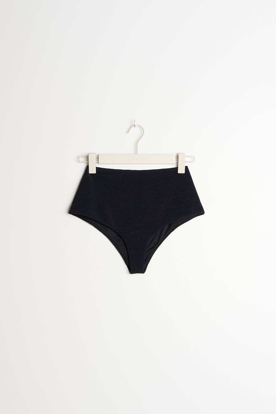 Nicole bikini hipster