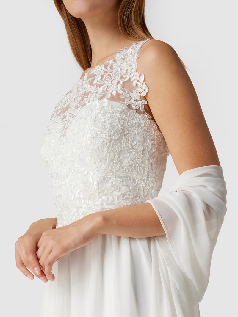 Brautkleid mit floraler Spitze in offwhite