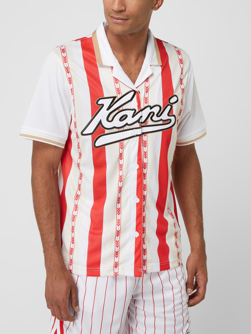 Baseballshirt mit Badges in rot