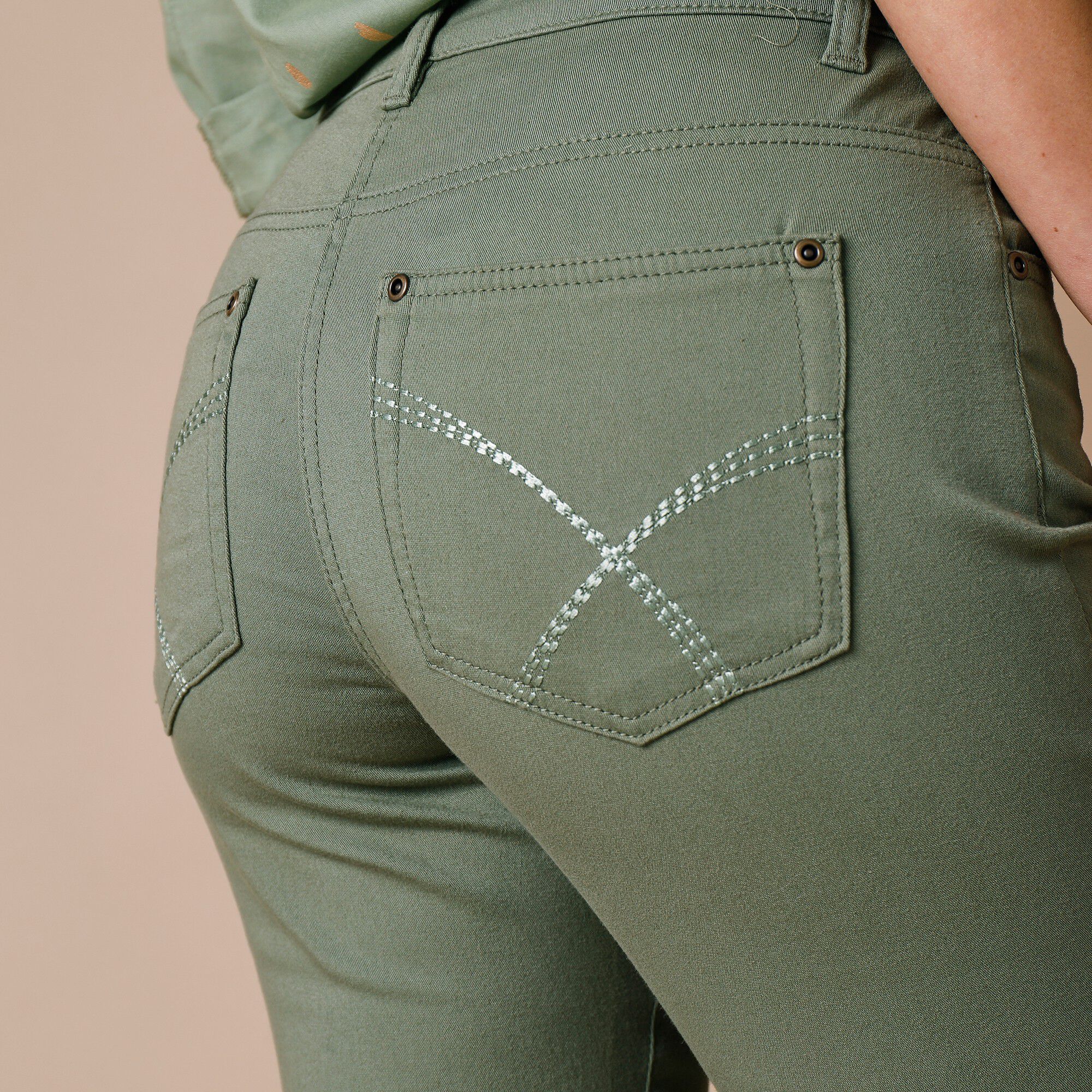 Pantalon sculptant coupe 5 poches