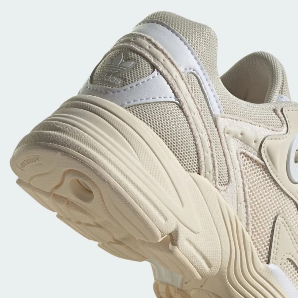 adidas Astir IE6989 / weiss