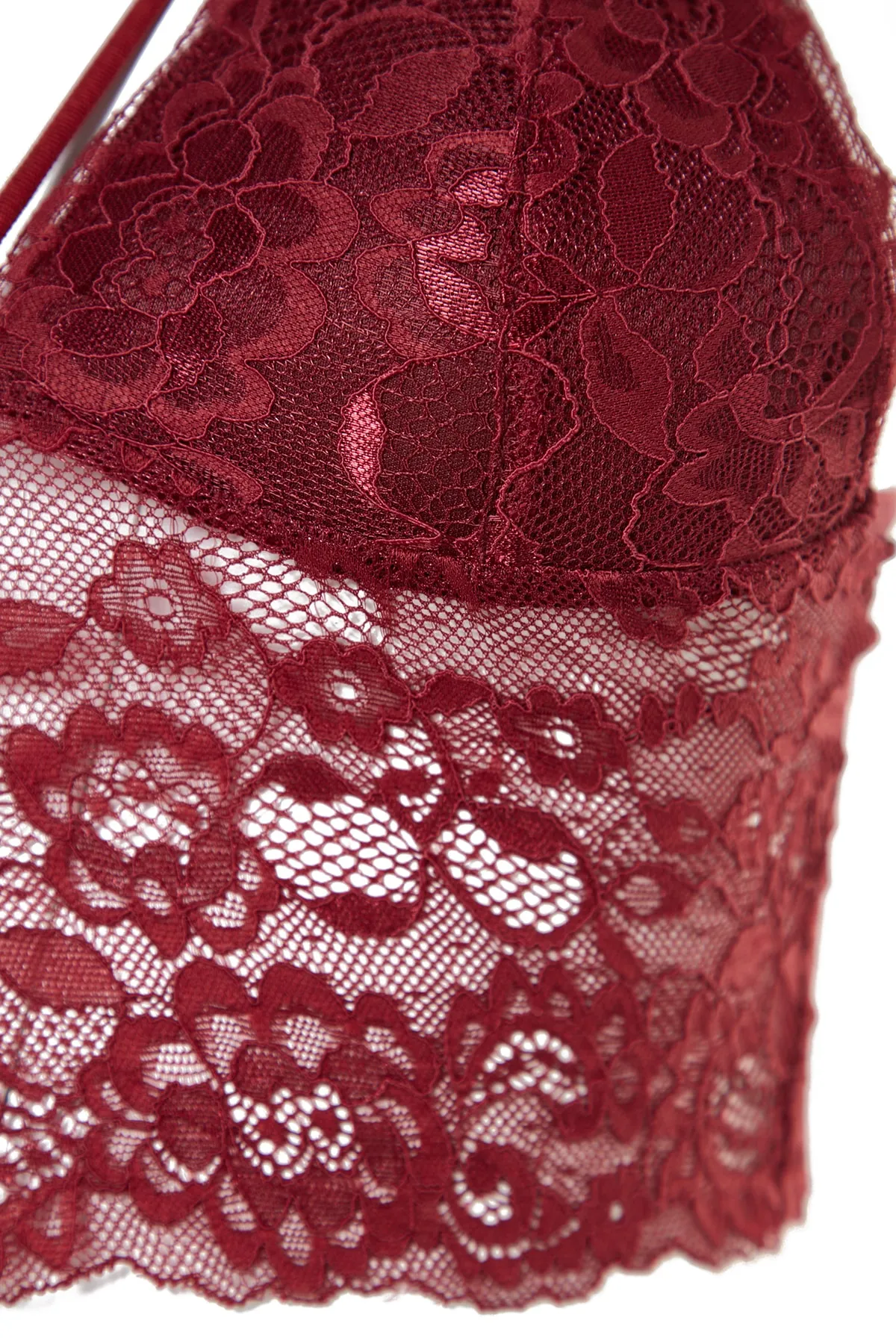 Trendyol Collection  Gestricktes Dessous-Set mit bordeauxroter Spitze und Paspelierung THMSS23CC00001