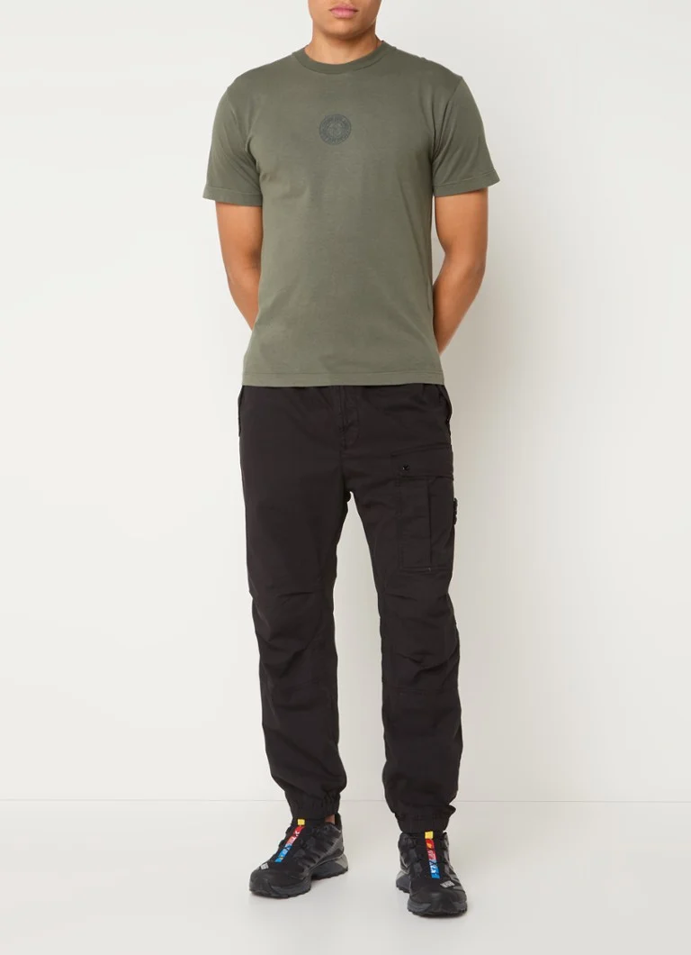 Tricou Stone Island 2NS92 cu logo și imprimeu pe spate.