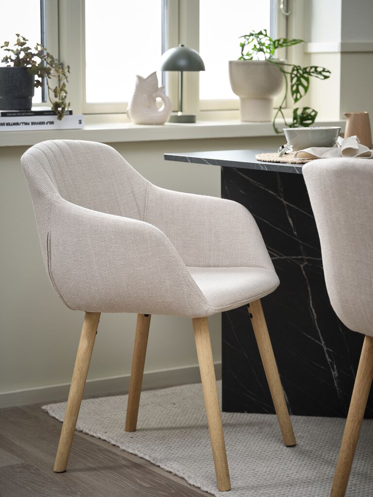 ADSLEV spisestol, beige stoff/eikfarge