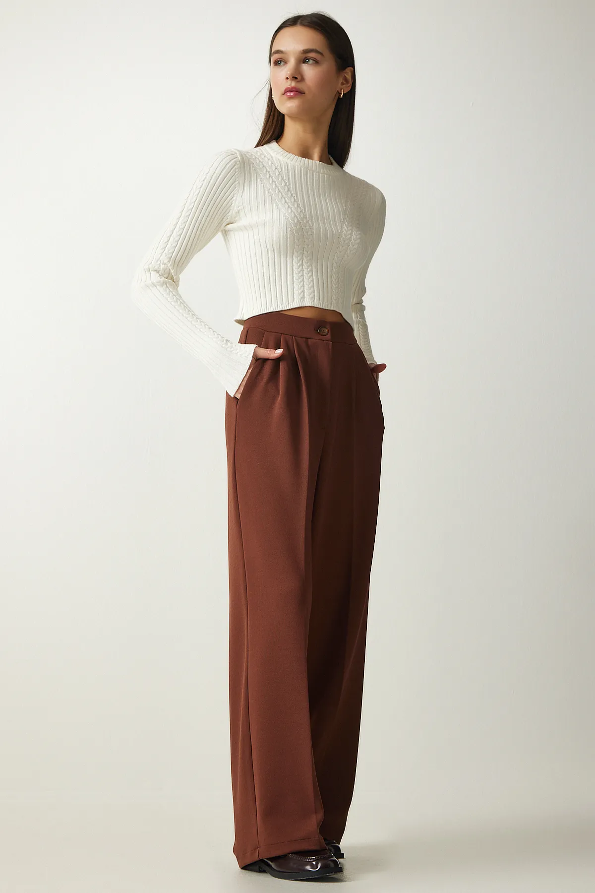 Happiness İstanbul  Braune Palazzo-Hose mit Falten für Damen DW00004