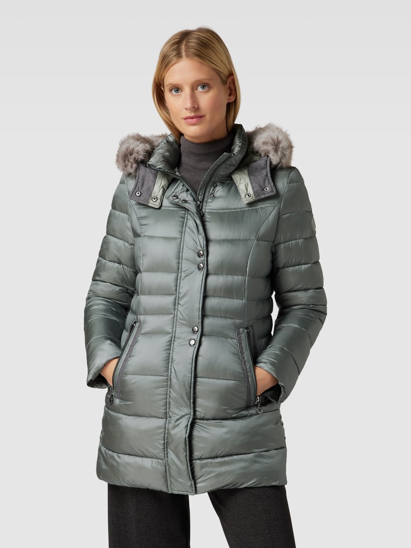 Steppjacke mit Kapuze in lindgrün