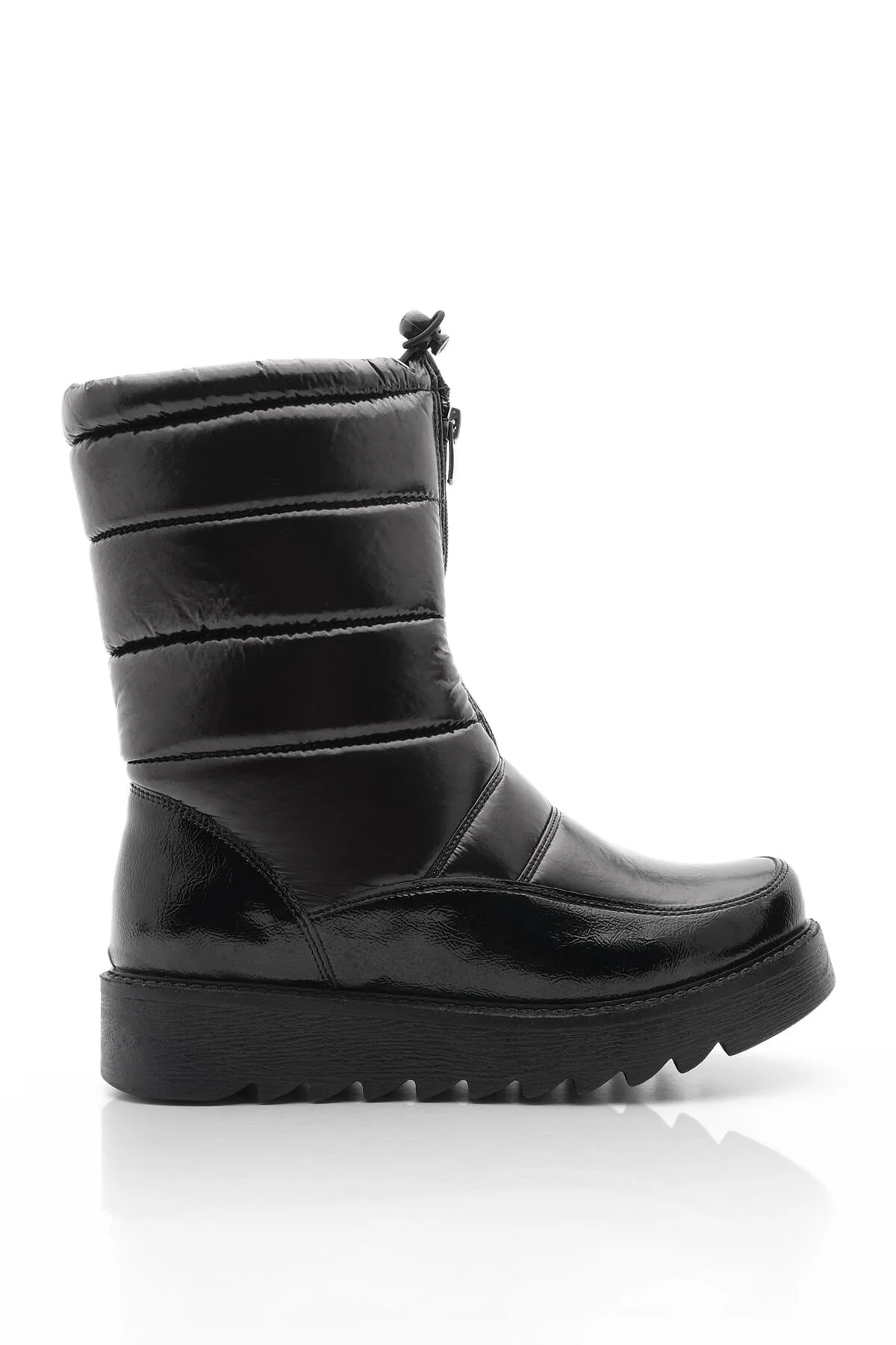 Marjin  Damen-Schneestiefel, Reißverschluss vorne, dicke, gezackte Sohle, Fell Borel, schwarzes Lackleder