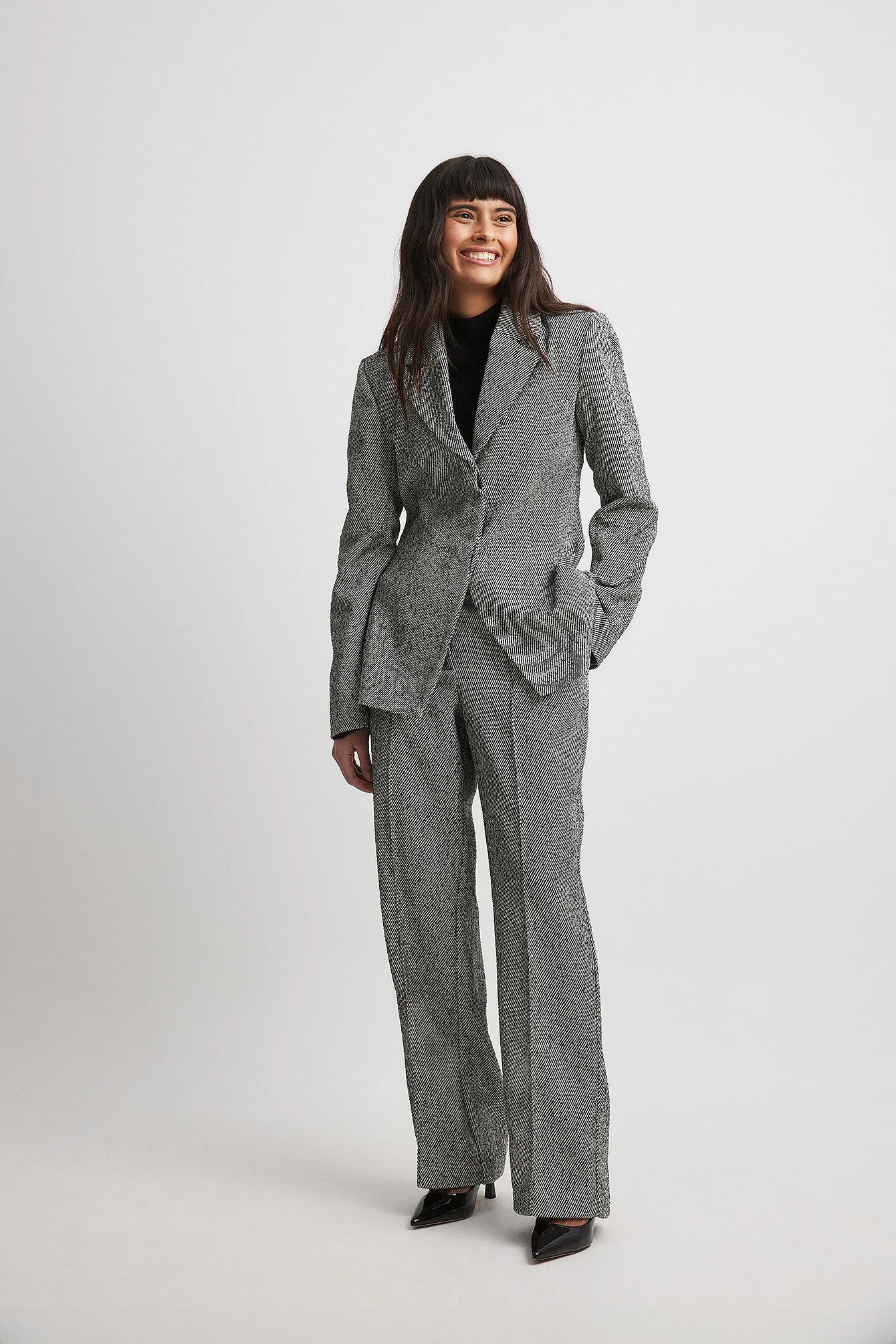Maßgeschneiderter Tweed-Blazer mit Schulterpolstern