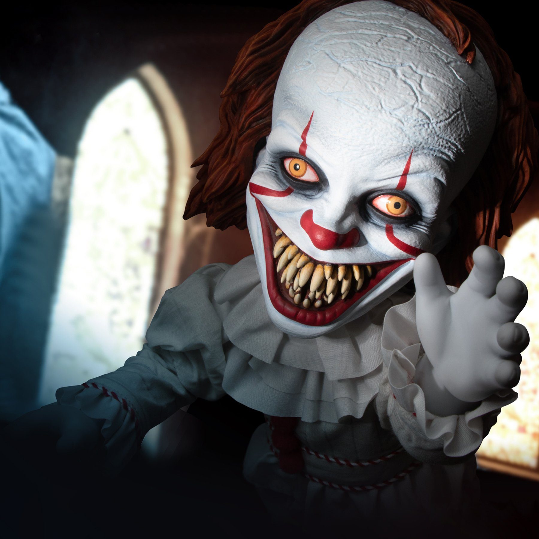MEZCO Actionfigur Stephen Kings Es MDS MegaFigur Sinister Pennywise mit Sound