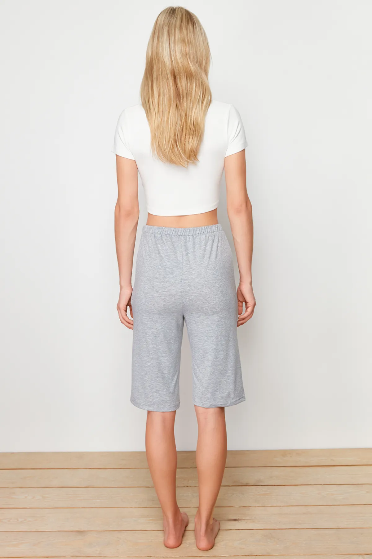 Trendyol Collection  Grau melierte Capri-Pyjamahose aus Baumwolle mit Strick THMSS24PJ00028