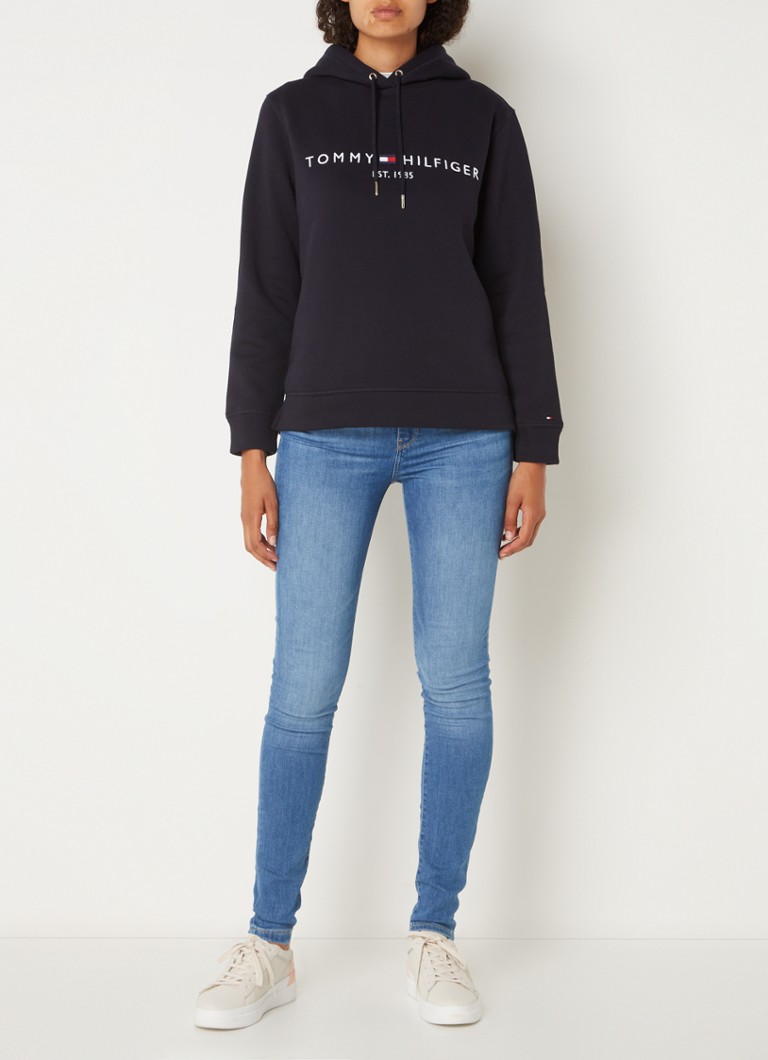 Tommy Hilfiger vilnonis džemperis su gobtuvu ir siuvinėtu logotipu