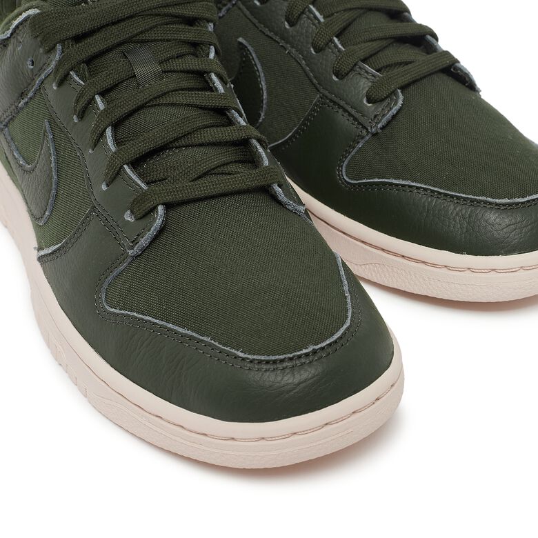 NIKE Dunk Low Premium 
