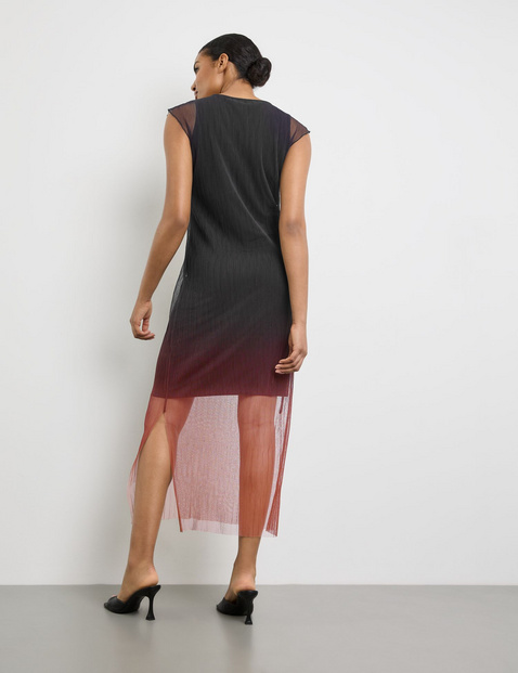 Langes Plissekleid mit Farbverlauf