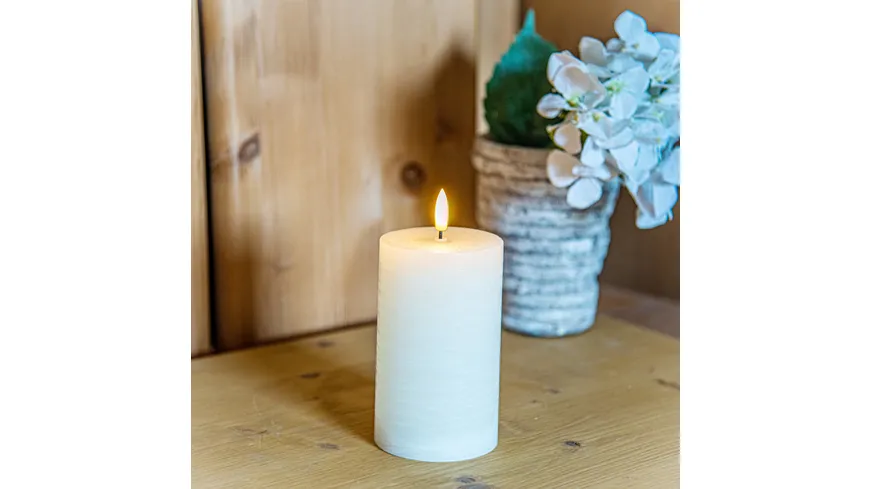 flower Power 3D LED Kerze RUSTICO mittel creme