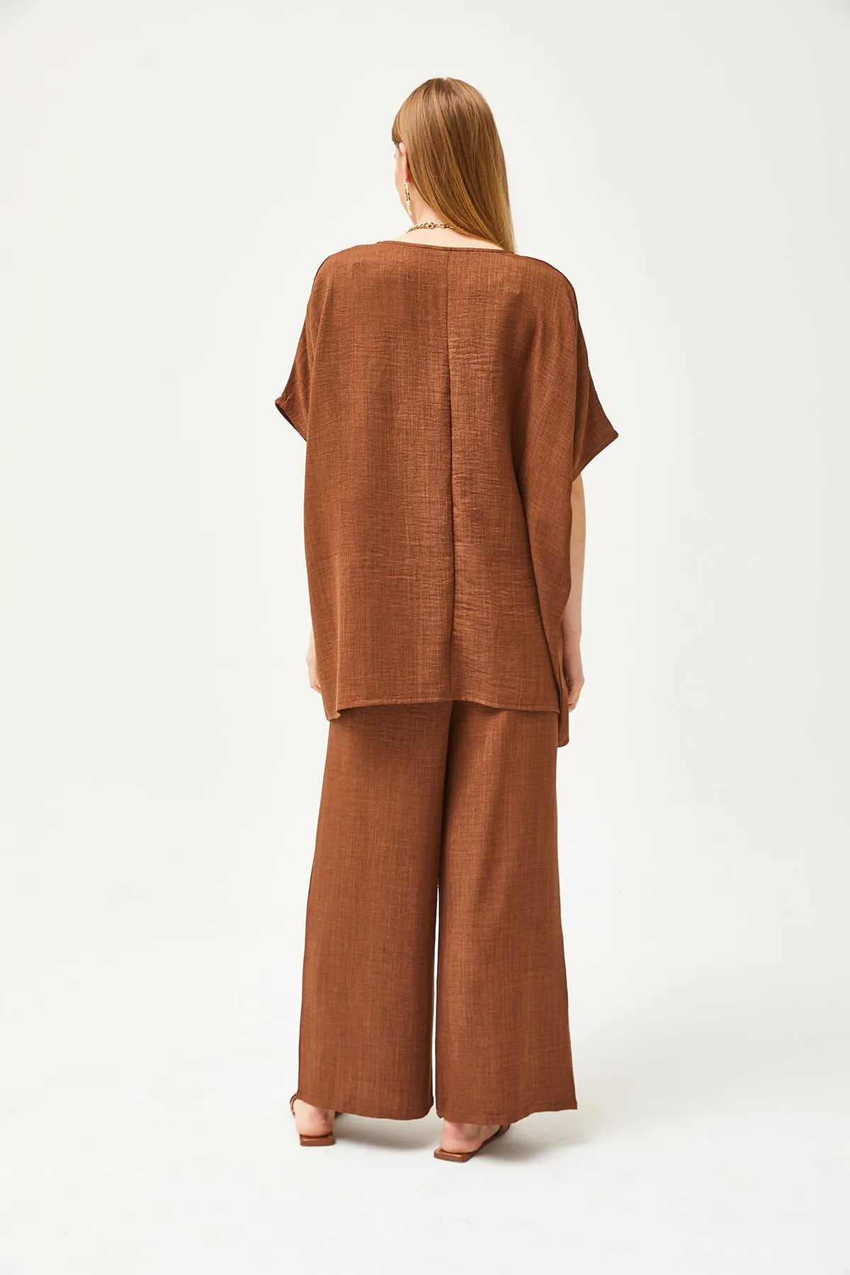 Olalook  Lose Damenbluse mit hellbraunem Oberteil und Tasche unten, Palazzo-Set aus Leinen, TKM-19000266