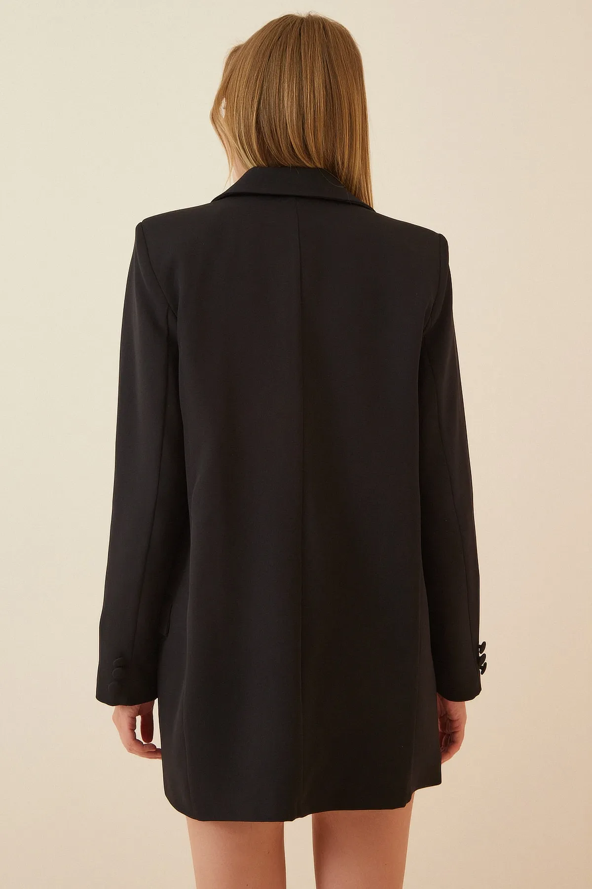 Happiness İstanbul  Schwarzer Oversize-Blazer mit Schalkragen für Damen, BP00116